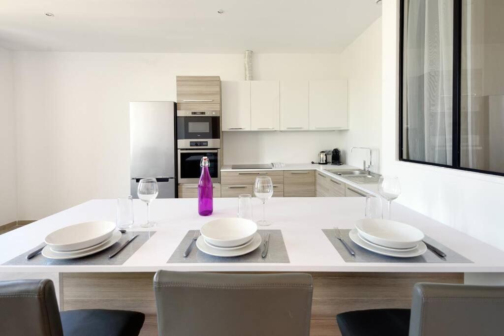La Ciotat - Magnifique Appartement Climatise Sur Le Port Luaran gambar